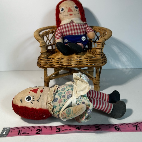 RAGGEDY ANN AND ANDY VINTAGE 7” Dolls By Knickerbocker With Wicker Rattan Seat - Picture 6 of 9
